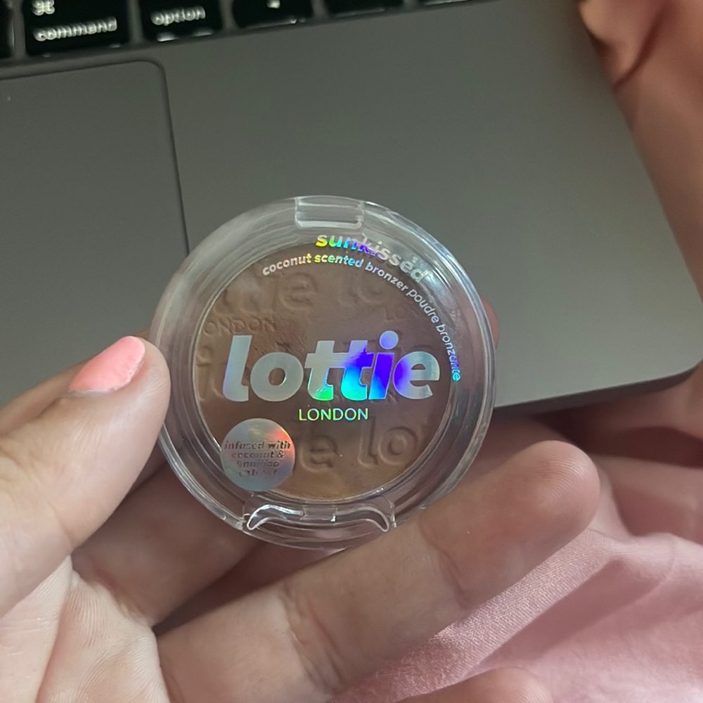 Lottie London bronzer